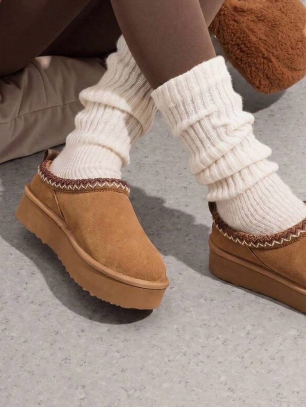 Serra Slip on Platform Ugg look alike size 10
